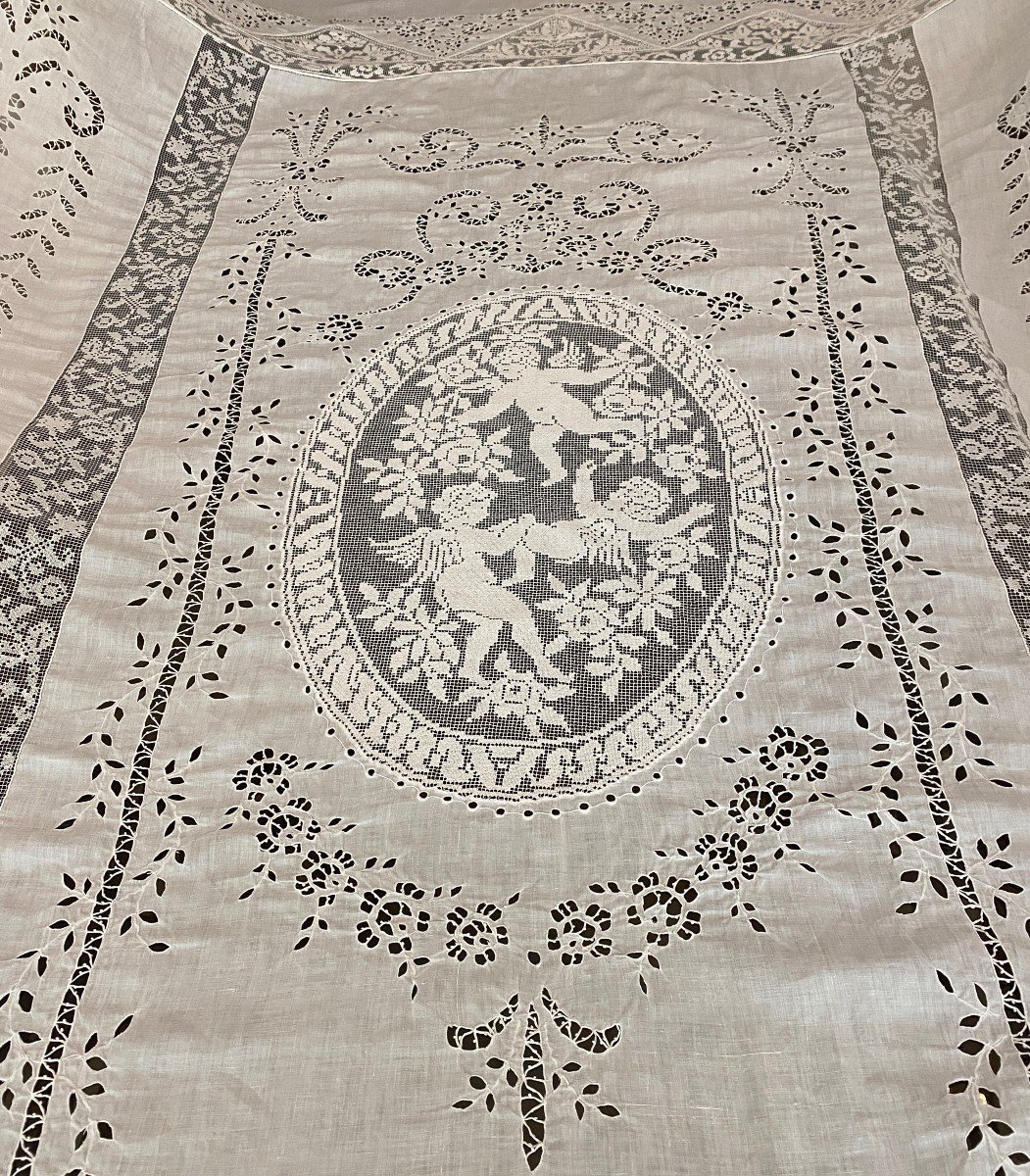 Bedspread Or Tablecloth In Embroidered Linen Decorated With Puttis And Foliage XIX-photo-3