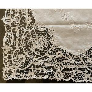 Sheet In White Linen Thread Embroidered With Flowers And Monogrammed Lace Se XIXth