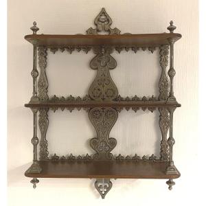 Etagère murale en bronze et acajou fleurs de Lys XIX ème