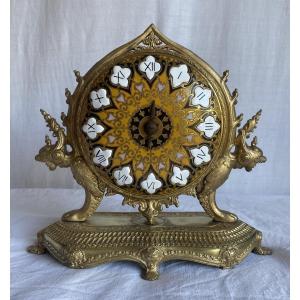 Ferdinand BARBEDIENNE pendule en bronze et cadran émaillé japonisante XIX ème