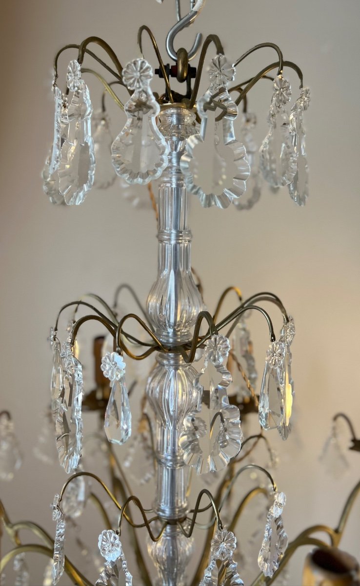 Large 8 Light Chandelier In Gilt Bronze And Crystal-photo-2