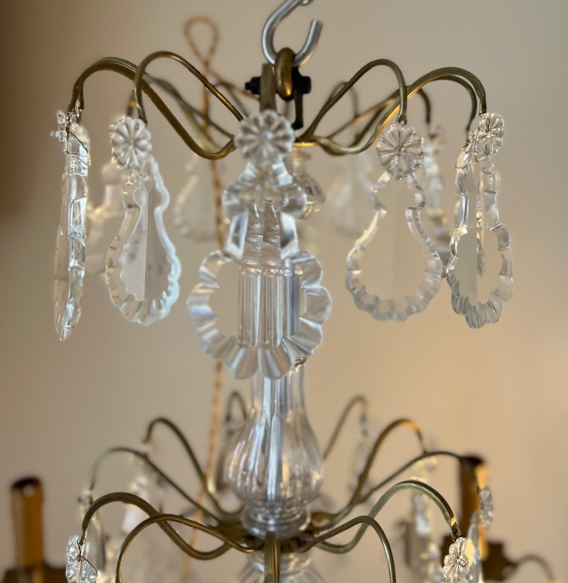 Large 8 Light Chandelier In Gilt Bronze And Crystal-photo-6