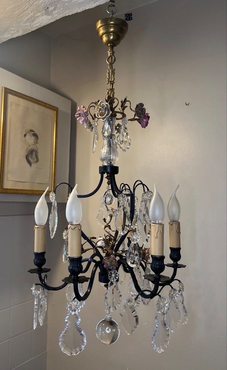 Old Chandelier Decorated With Flowers -photo-4