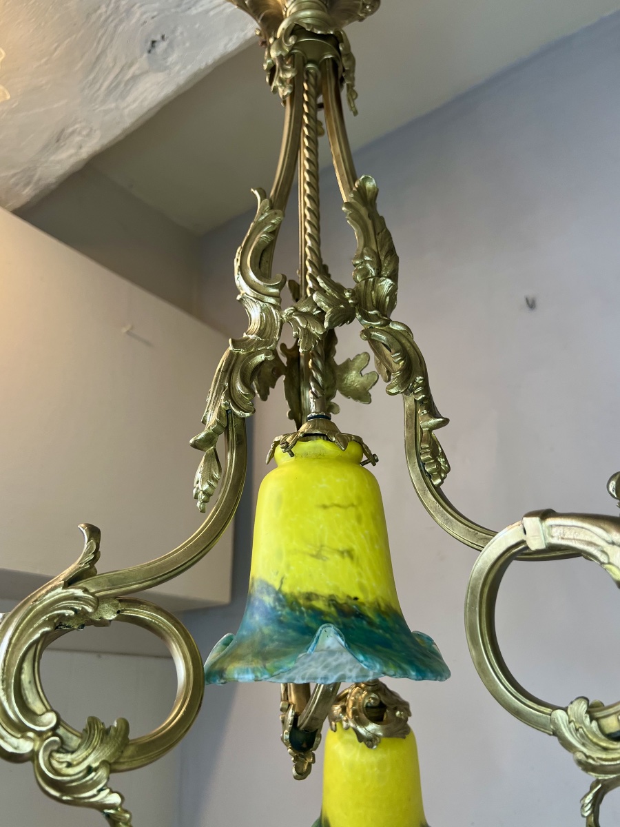 Lustre art nouveau en bronze doré et tulipes pâte de verre -photo-4