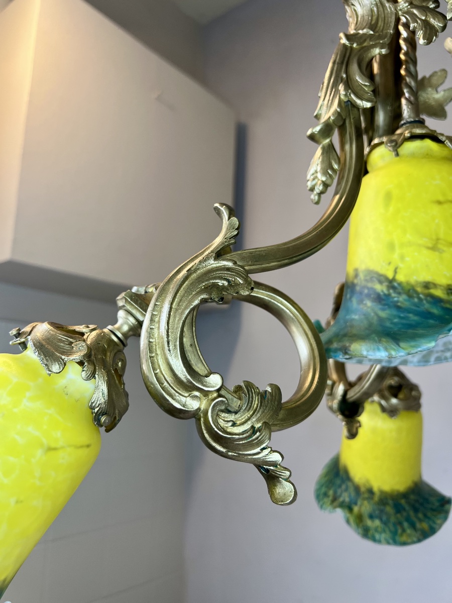 Lustre art nouveau en bronze doré et tulipes pâte de verre -photo-5