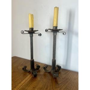 Paire de bougeoirs en fer forgé 