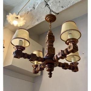 Dudouyt Reconstruction-era 4-light Wooden Chandelier