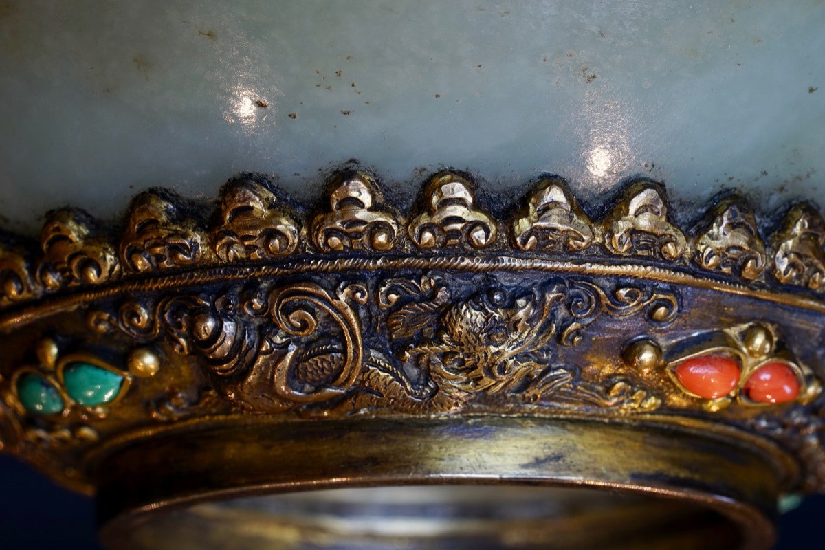 Tibet: Magnificent 19th Century Tibetan Jade Bowl Decorated With Dragons, Turquoise And Coral-photo-3