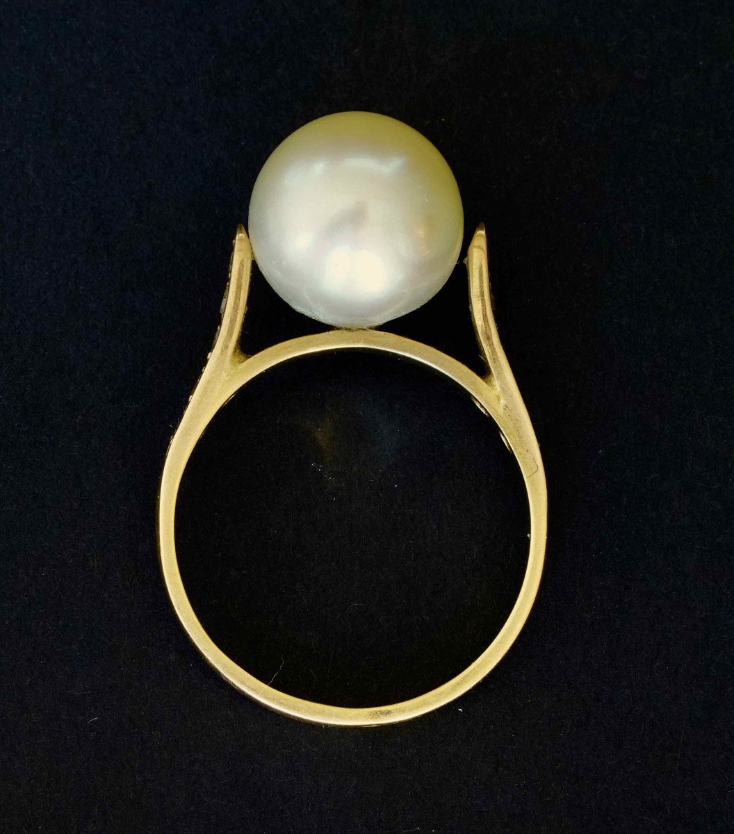 Gold Ring With A Beautiful Cultured Pearl And Small Diamonds-photo-3