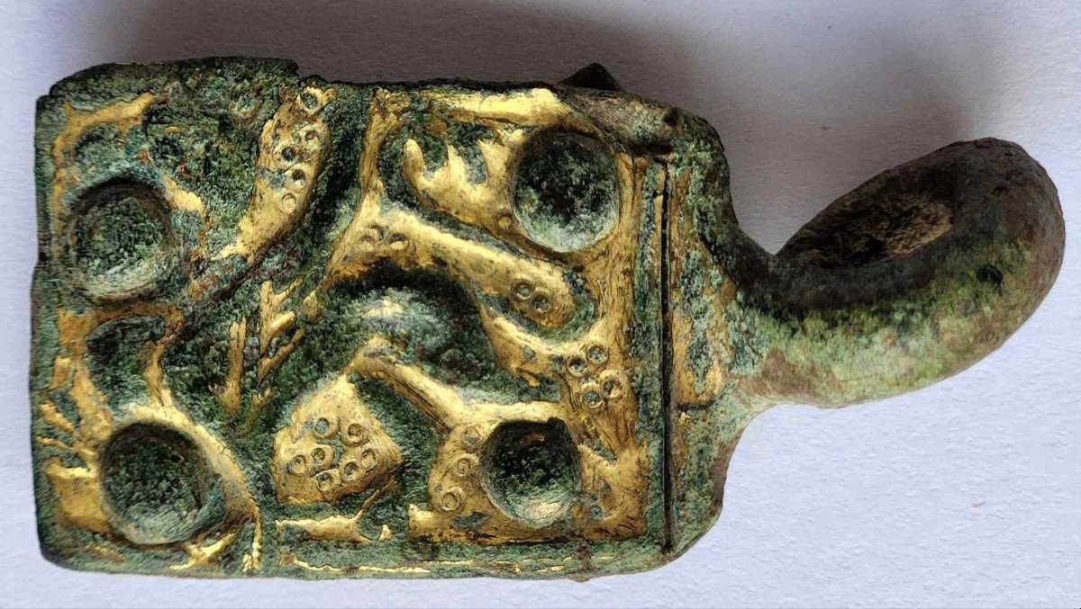 Plaque-boucle Médiévale En Bronze Doré : GRIFFON
