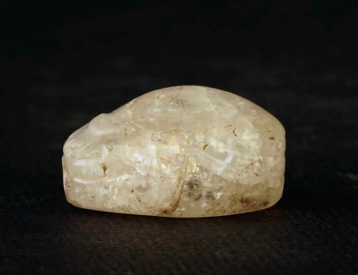 Scarabée égyptien en cristal de roche - ÉGYPTE ANTIQUE