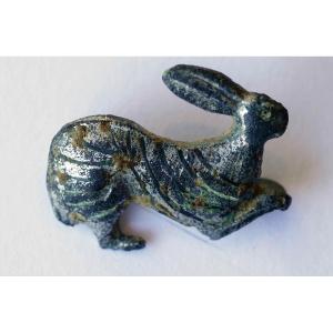 GAULE : Fibule gallo-romaine en forme de lièvre. 