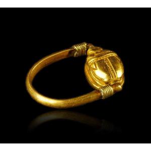EGYPTE : Bague à chaton mobile formé d’un scarabée