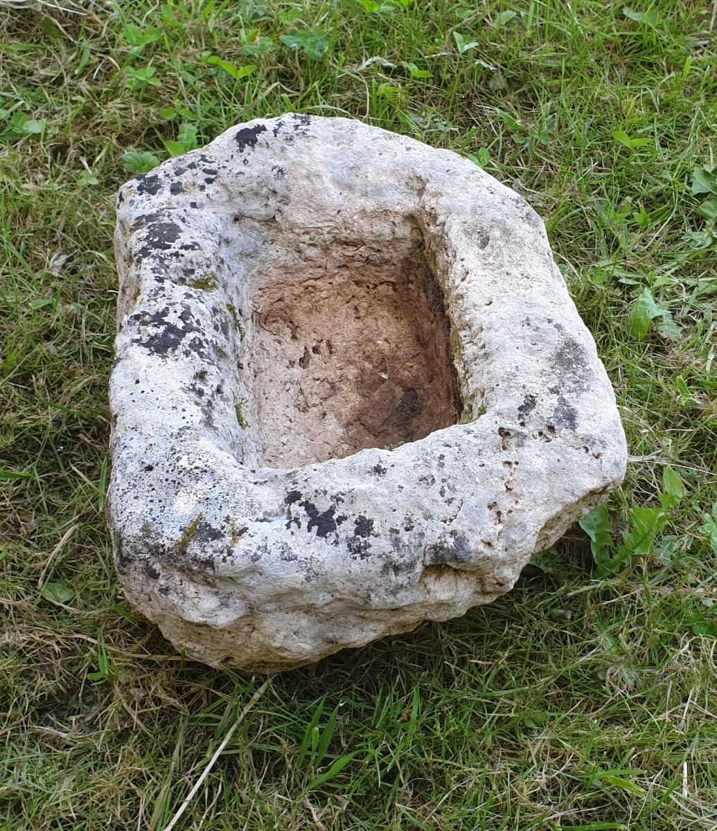Petit Timbre En Pierre Calcaire Du Périgord-photo-1