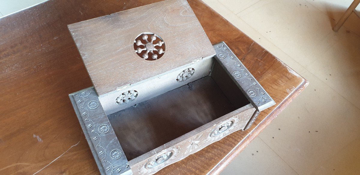 Finely Carved Cigar Or Jewelry Box - Breton Style - 20th Century-photo-1