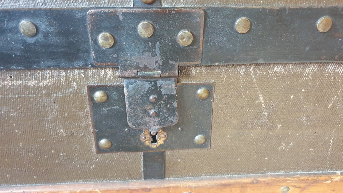 Travel Trunk From The Early 20th Century-photo-2