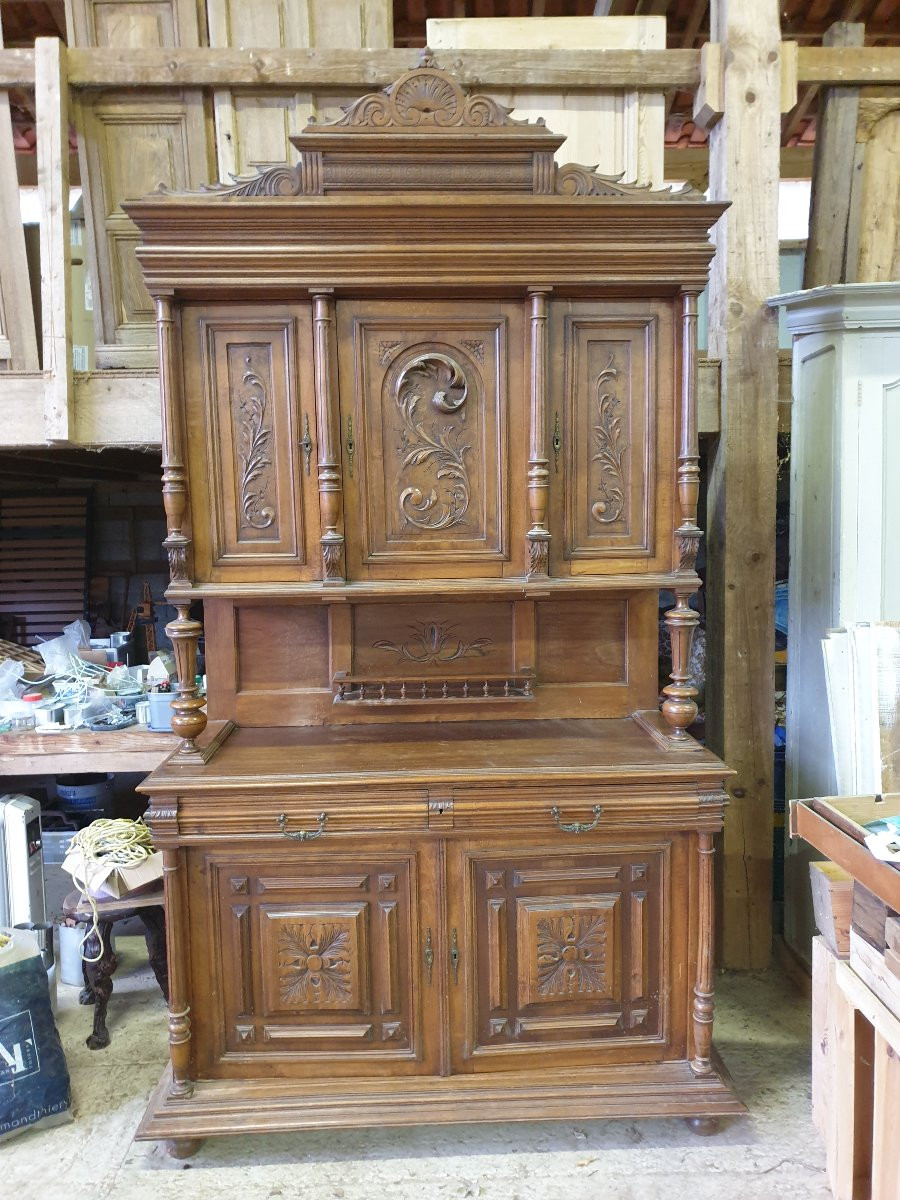 Buffet Henri II en noyer, finement ornementé-photo-3