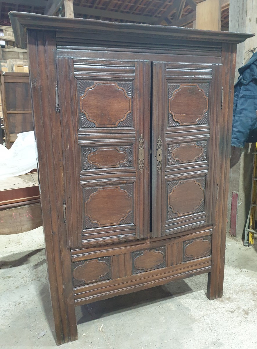 Armoire raffinée en chêne foncé - style Louis XIV - XIXème