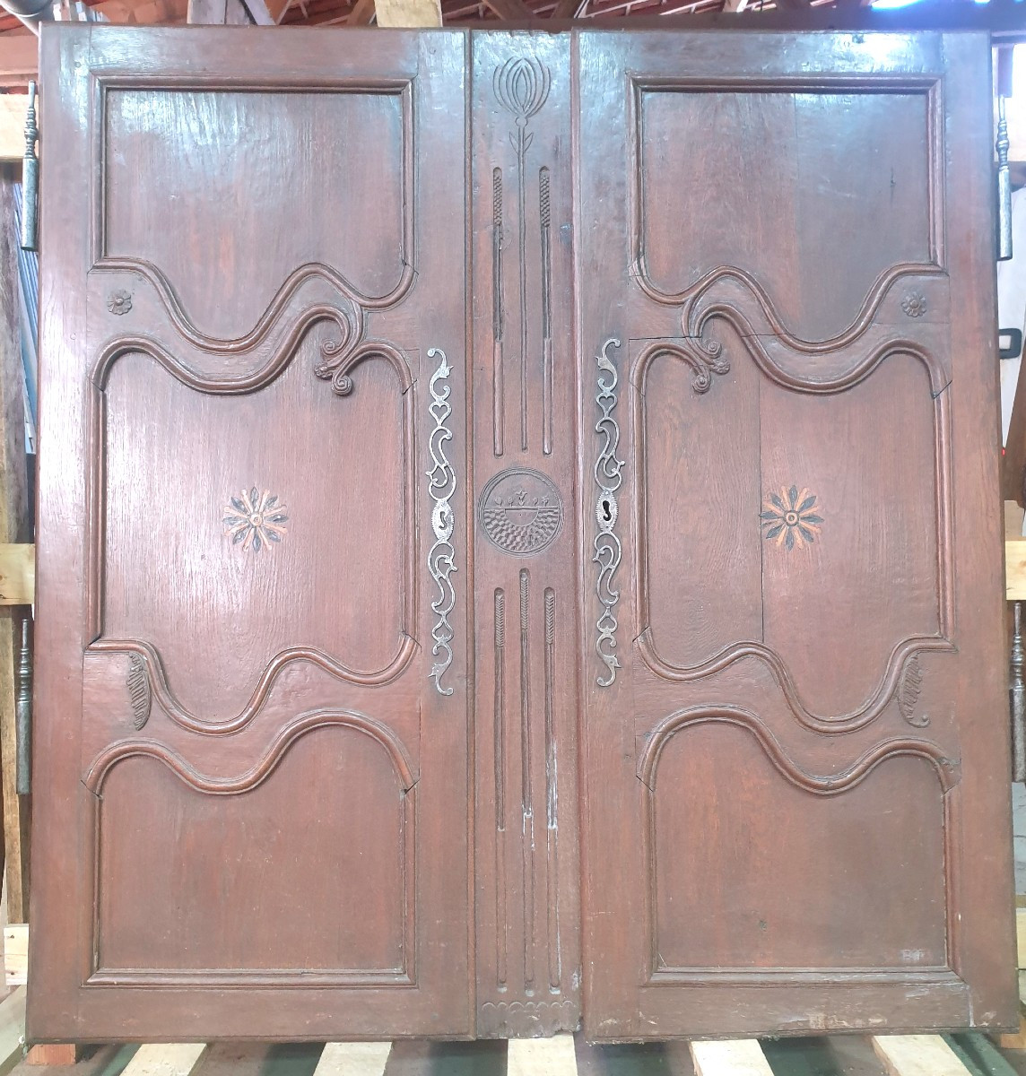 Paire de porte d'armoire en chêne Louis XV