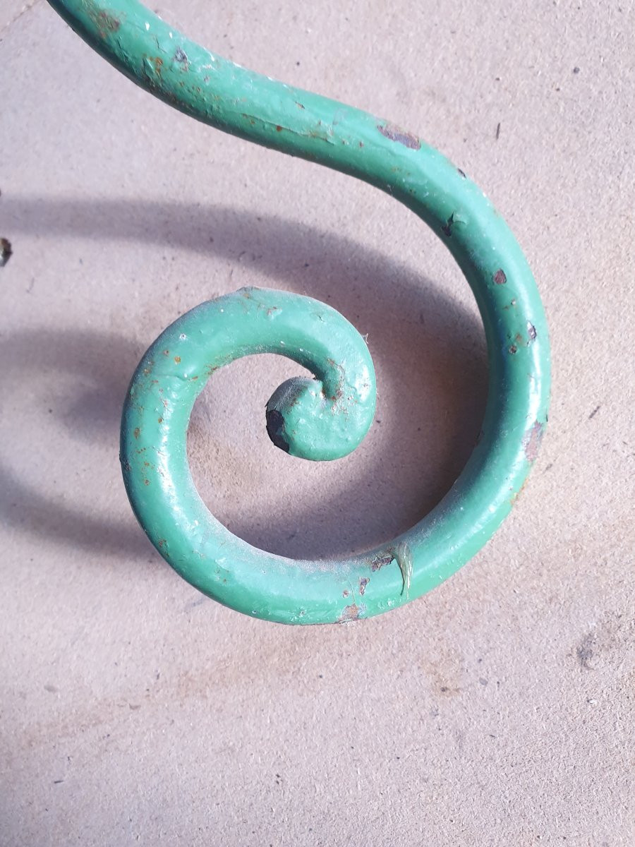 Petit guéridon métallique de couleur verte - milieu XXème-photo-2