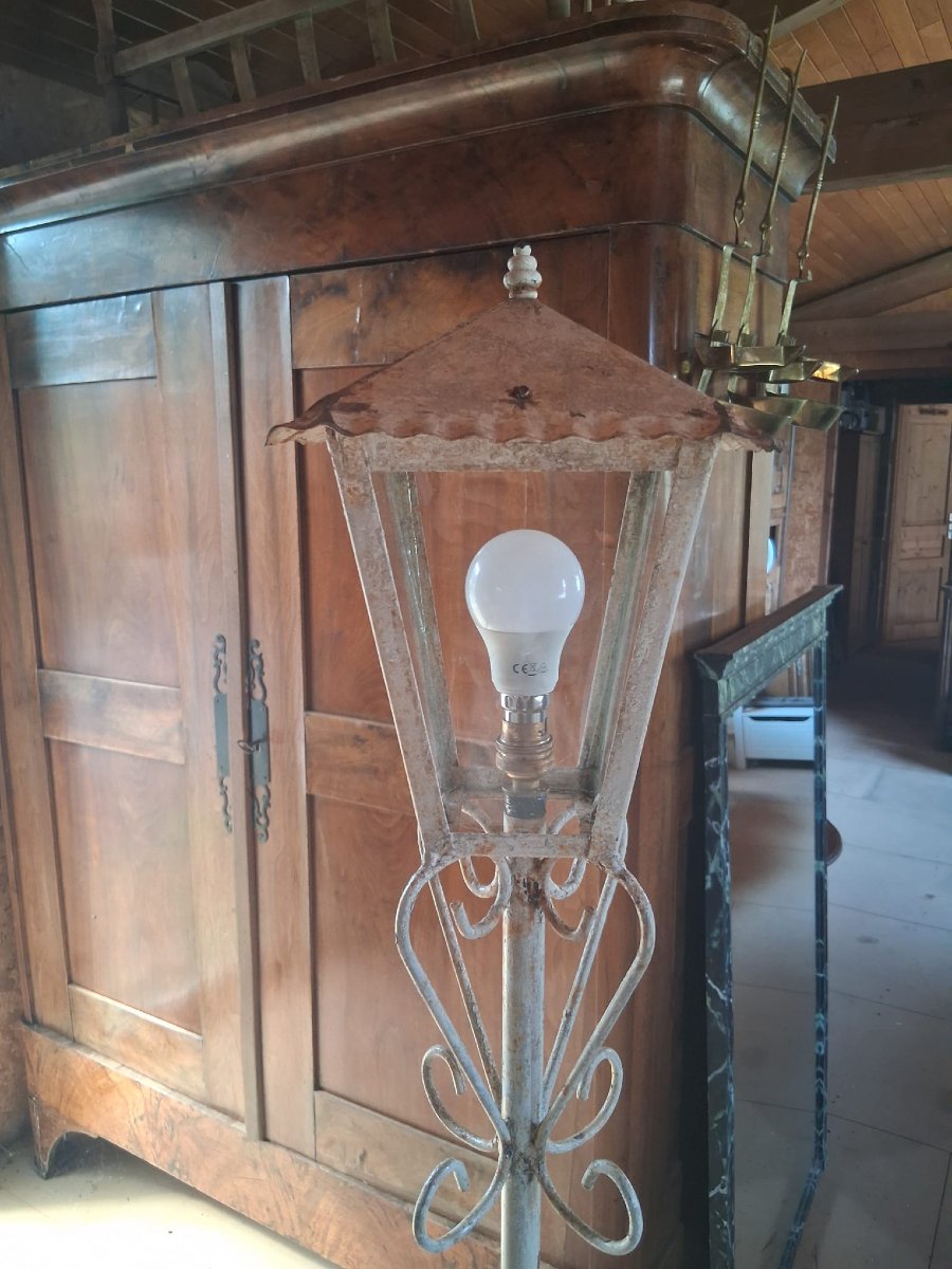 Lampadaire de jardin métallique avec peinture blanche craquelée - années 60-photo-3