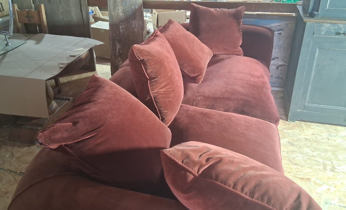 "wine-colored" Suede-like Chesterfield Sofa - 20th Century-photo-3