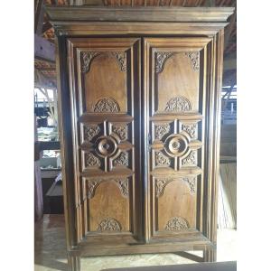 Armoire style Louis XIV en noyer blond - XVIIIème