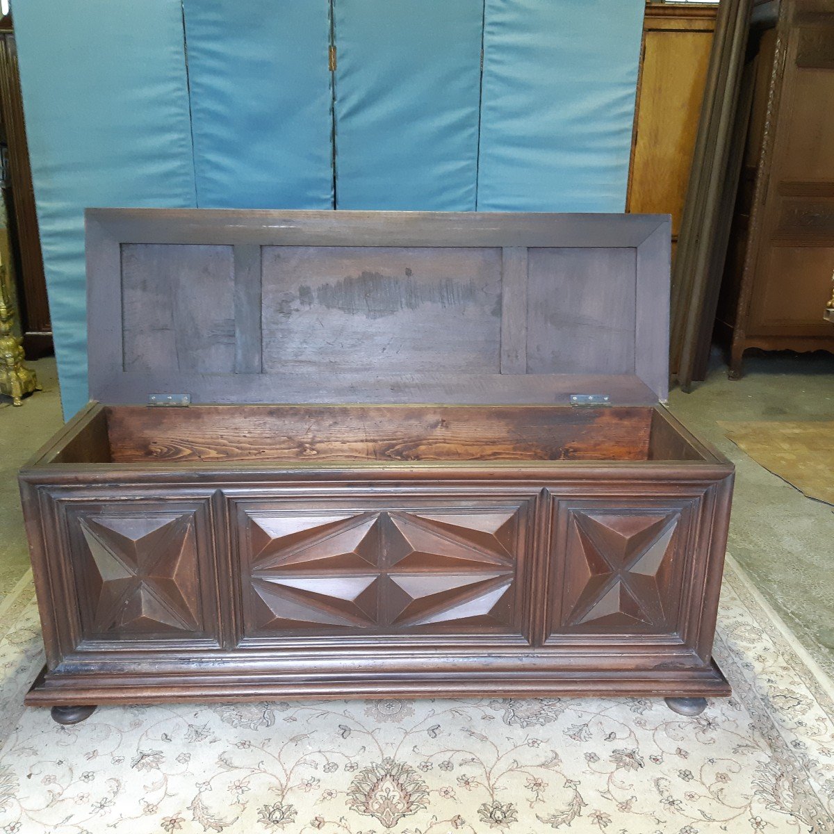 Large Louis XIII Style Chest 168x53-photo-8