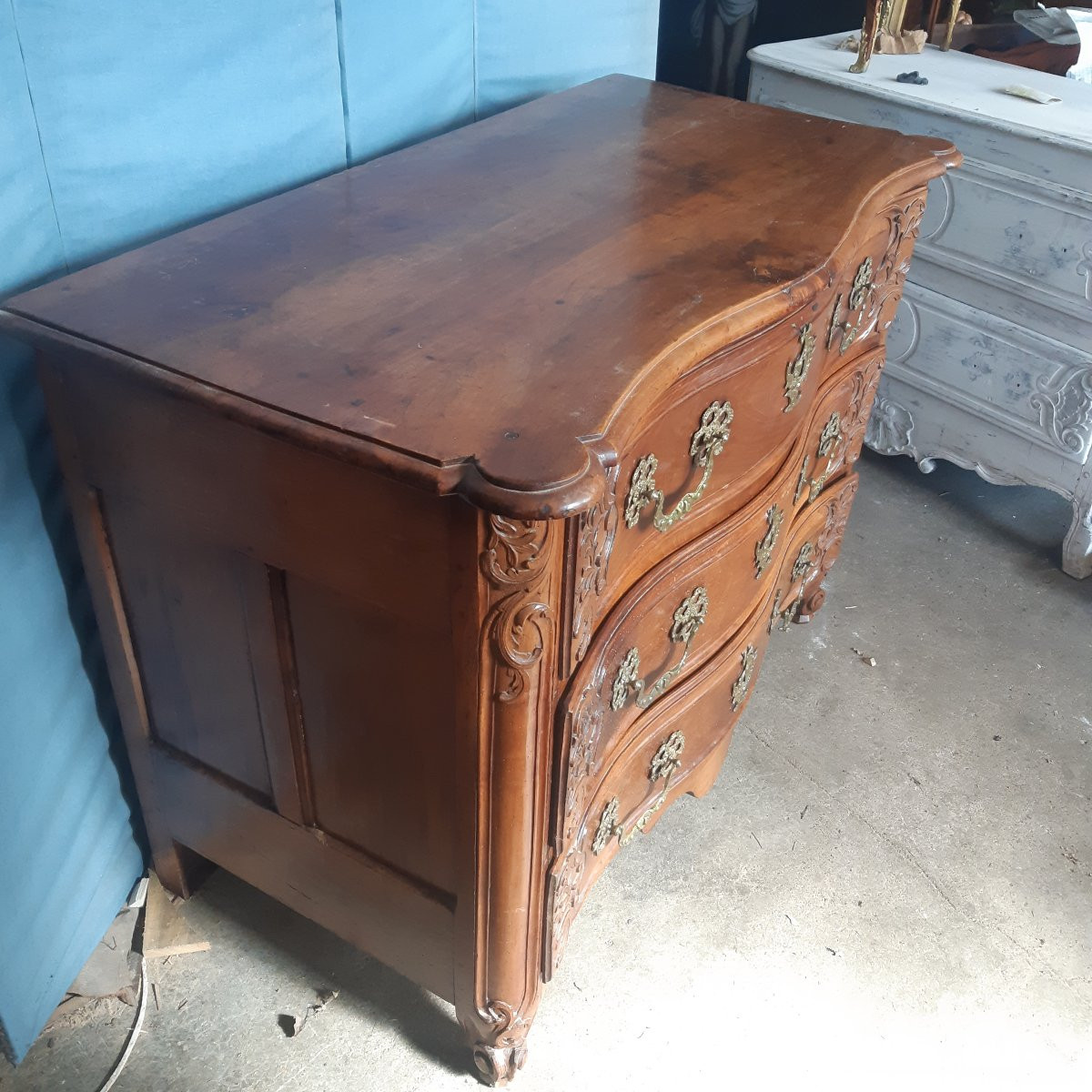 18th-century Lyonnais Walnut Chest Of Drawers -photo-2