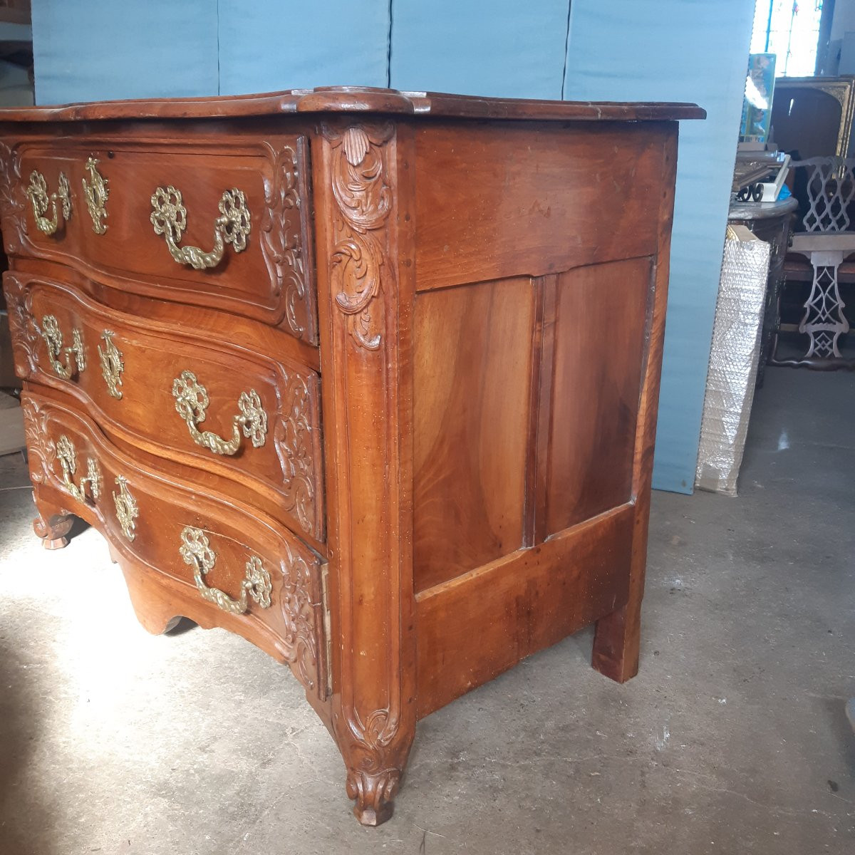 18th-century Lyonnais Walnut Chest Of Drawers -photo-3