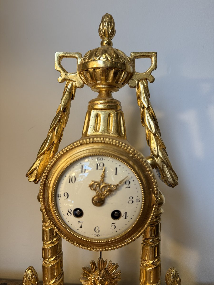 Pendule portique en bois doré XVIIIéme-photo-3
