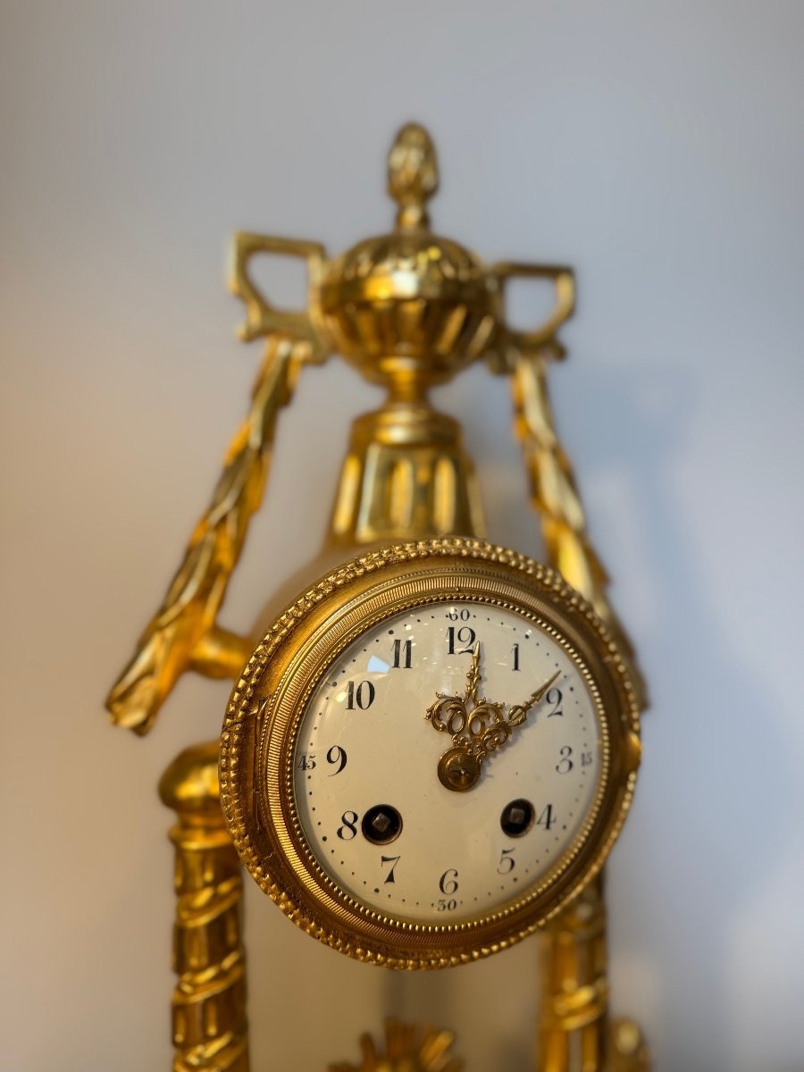 Pendule portique en bois doré XVIIIéme-photo-1