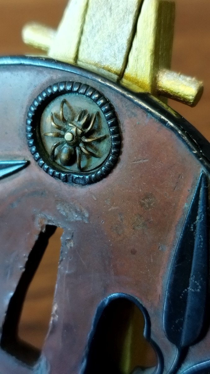 Pièce Unique, Tsuba Ancienne,  Feuilles De Bambou Et Une Araignée, En Cuivre Massif-photo-2