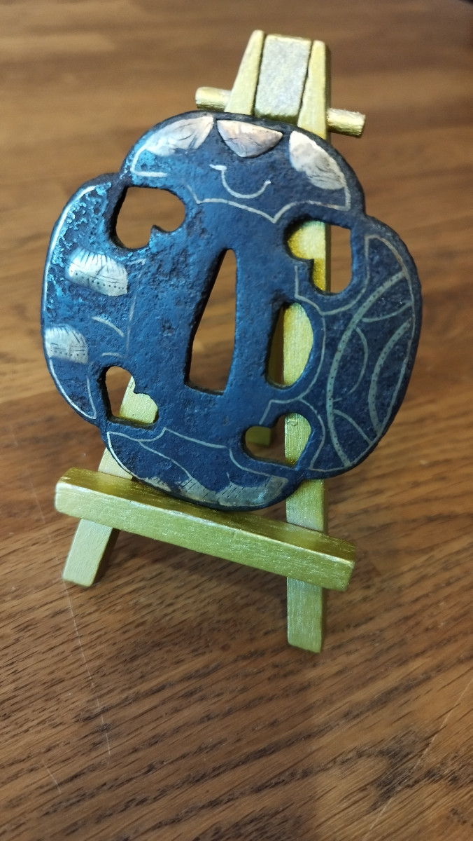 Ancienne Tsuba de l'époque fin-Edo, en Shakudo (laiton) 18éme siècle