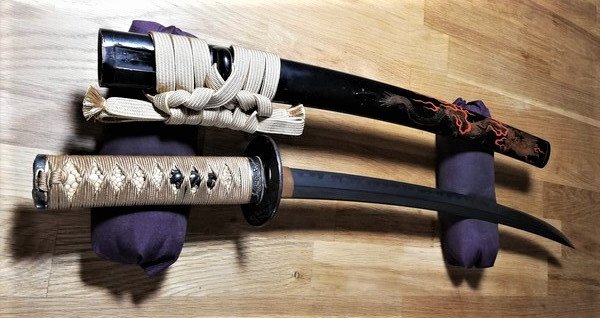 Très Rare Wakizashi Lame Shobuzukuri Koto Signée Osafune Sukemitsu -  Koshirae Dragon Peint 