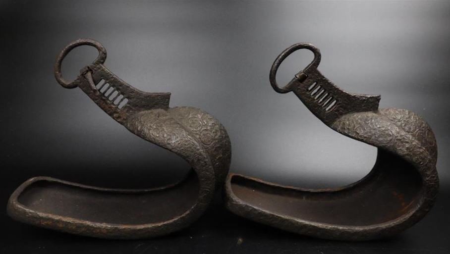  Paire De Shitanaga Abumi (étriers Samouraï) De La Période Mi-edo -photo-1