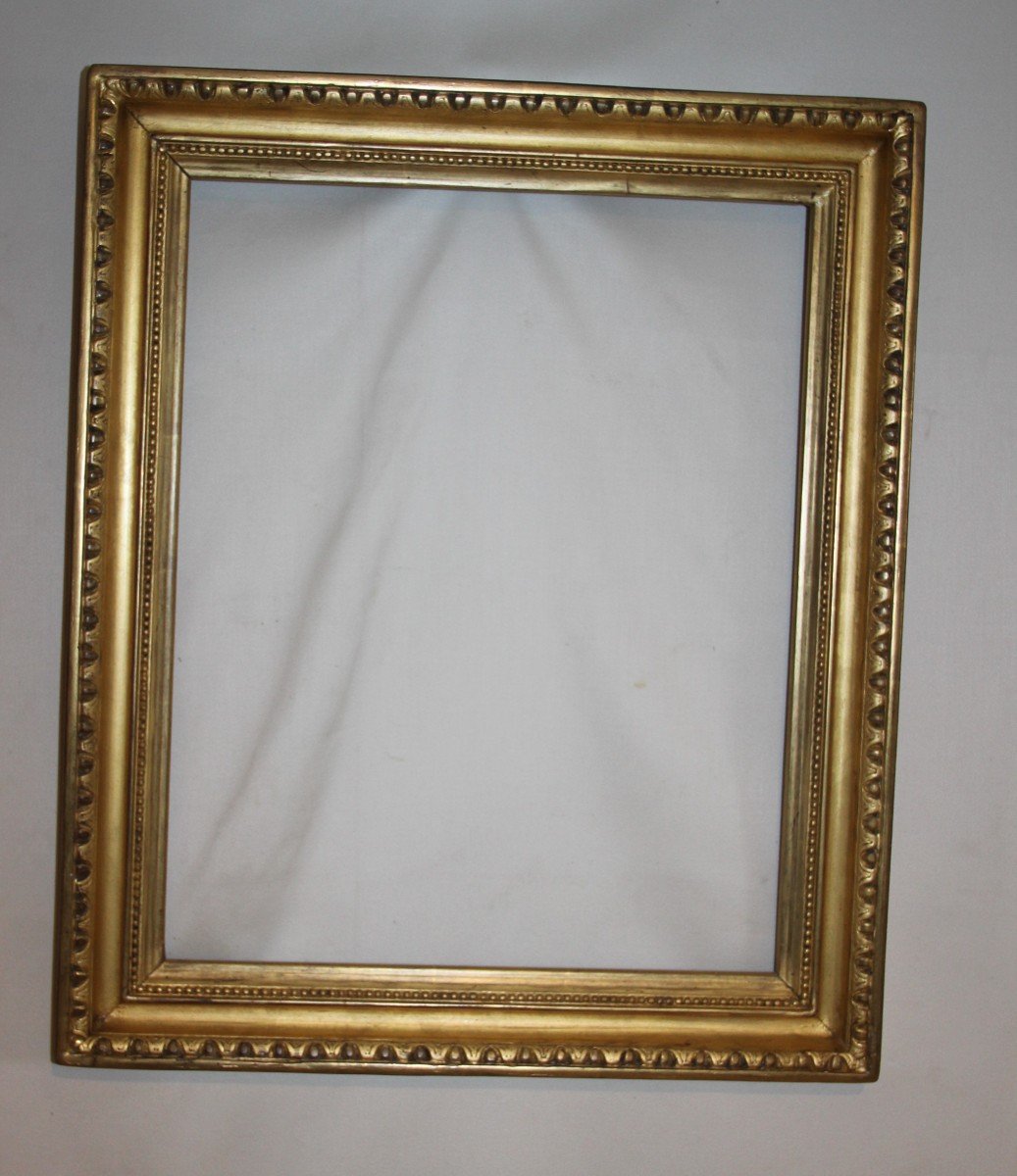 Late 19th Frame With Oves Decor