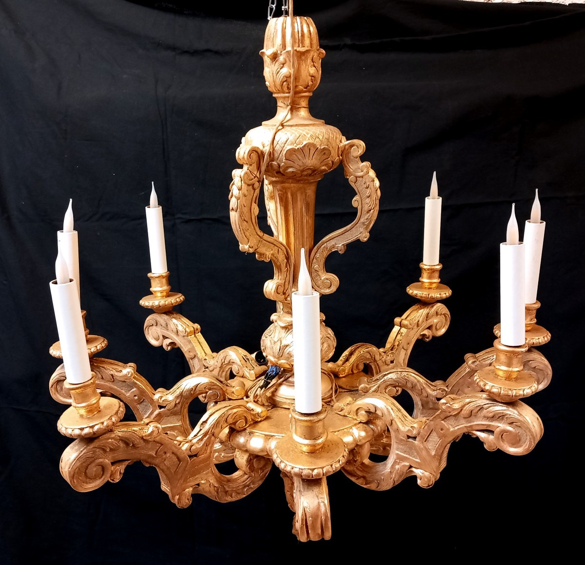 Large Chandelier In Carved Wood Gilded With Leaf