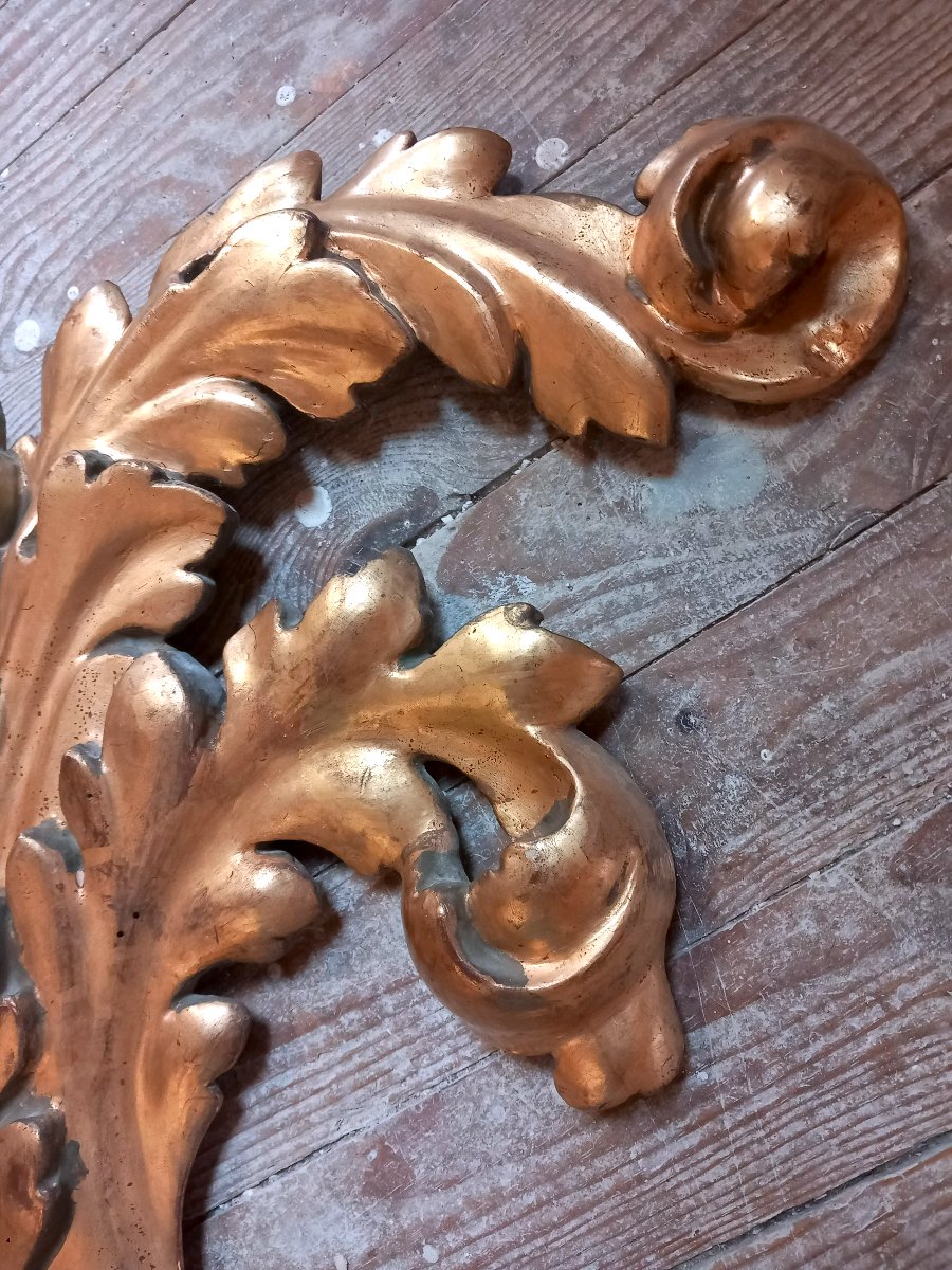 Pair Of Ornaments In Carved Wood, Gilded With Leaf-photo-1