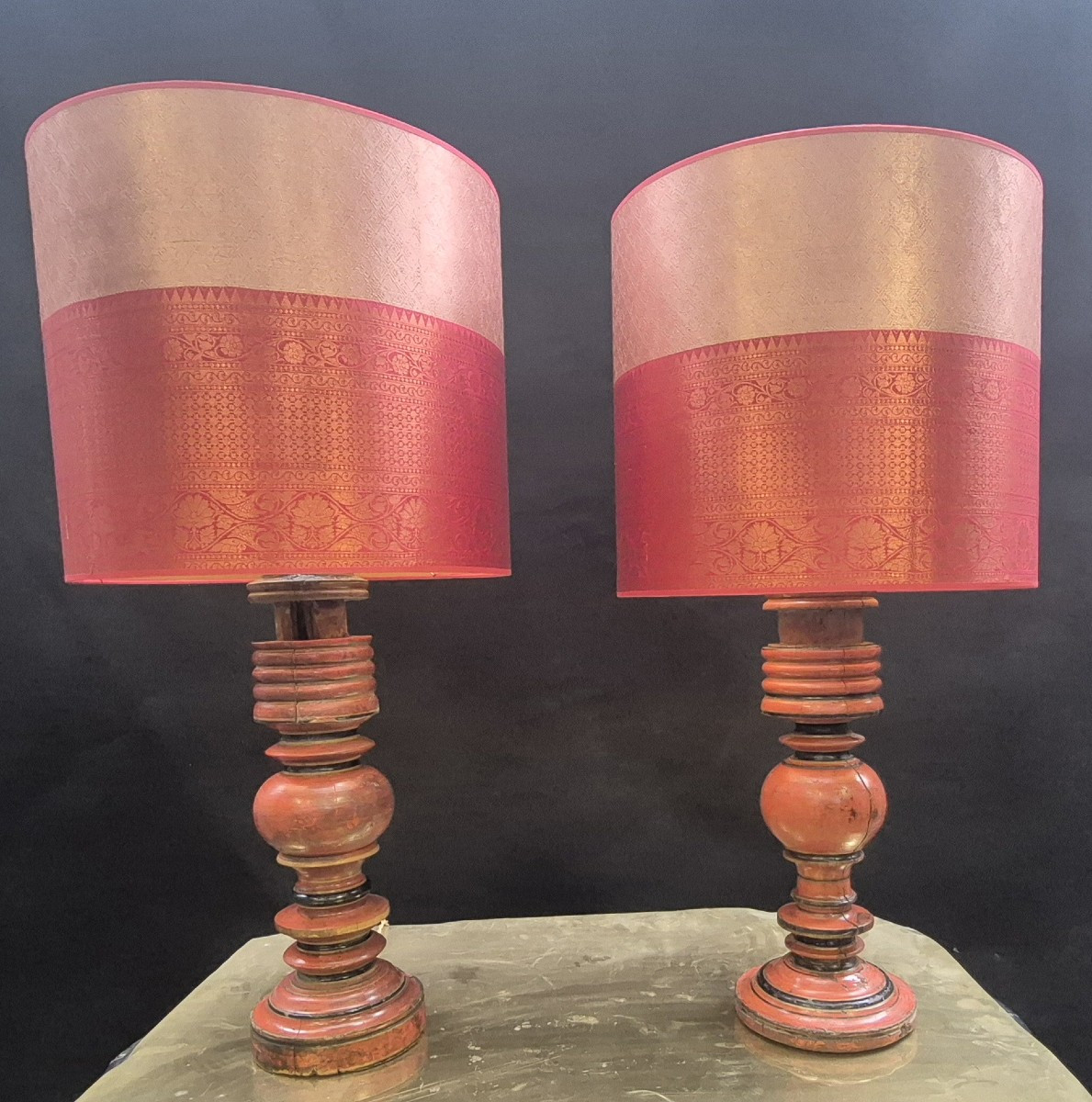 Couple De Lampadaire En Ballustre , Inde Kerala