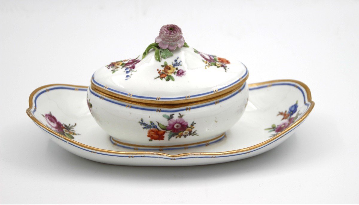 19th Century Sugar Bowl In Hard Porcelain