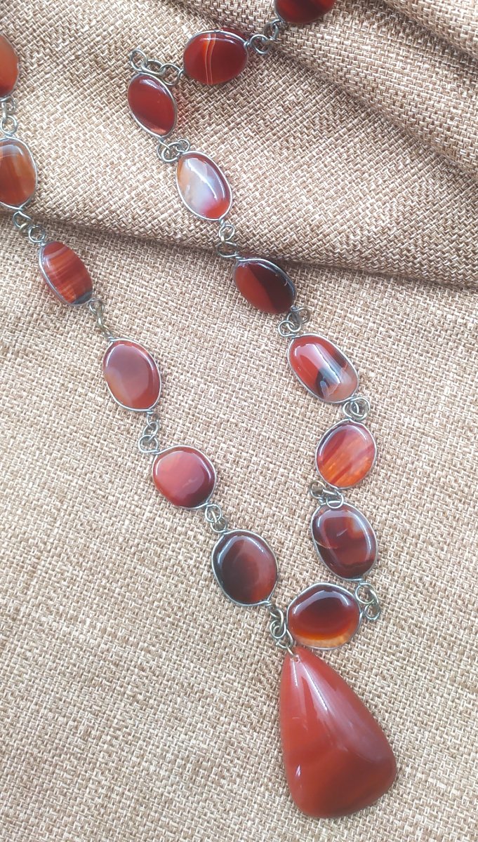 Collier et son pendentif en cornaline-photo-1