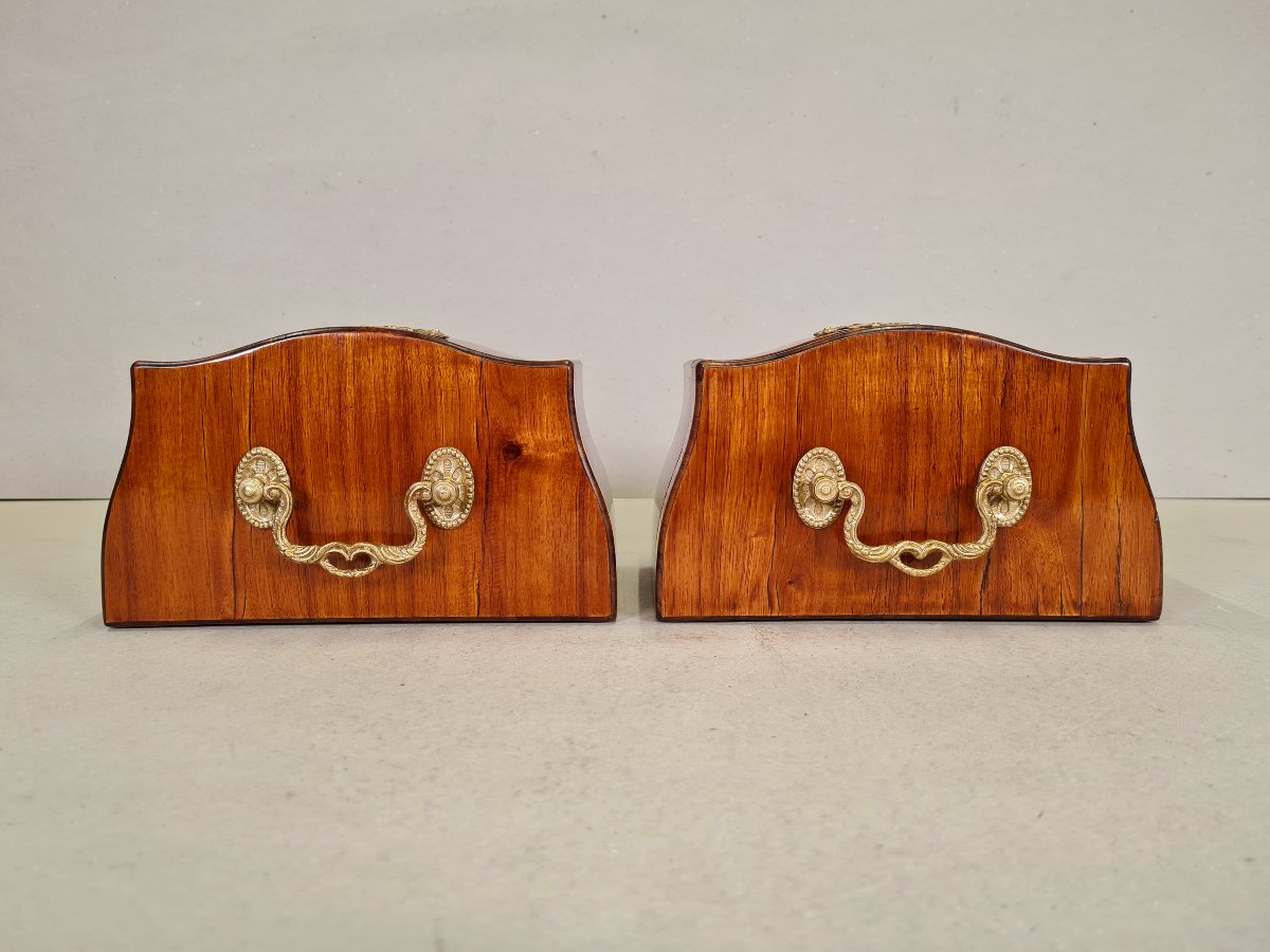 Une paire de boîtes élégantes et identiques, période de transition néerlandaise 1770-1780-photo-1