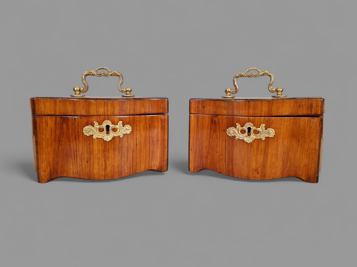 Une paire de boîtes élégantes et identiques, période de transition néerlandaise 1770-1780