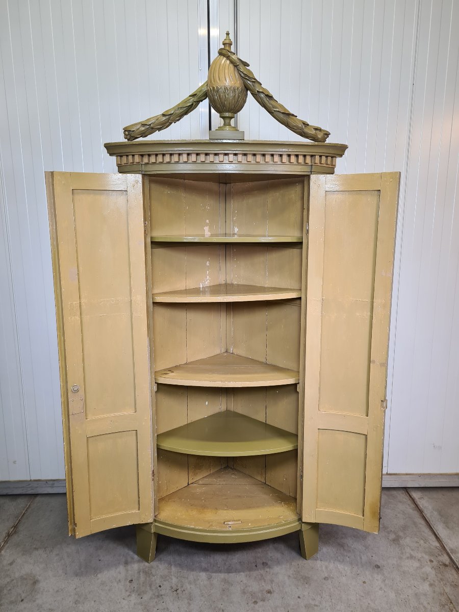 Un meuble d'angle peint avec provenance, époque Louis XVI Hollandais, vers 1790-1810 -photo-2