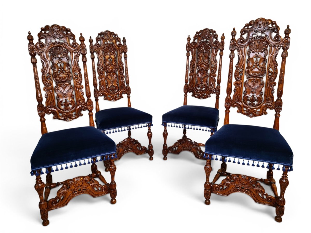 Ensemble de quatre chaises richement décorées, Hollan époque Baroque vers 1700-1725