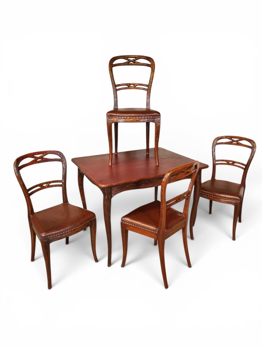 5-piece Walnut Dining Room Set, By Gebr. Horrix, The Hague, Circa 1860–1880.