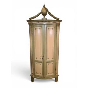 Un meuble d'angle peint avec provenance, époque Louis XVI Hollandais, vers 1790-1810