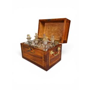 Une cave à liqueurs de Hollandais époque Louis XVI, vers 1780-1800.