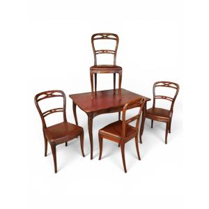 Ensemble de salle à manger 5 pièces en noyer, par Gebr. Horrix, La Haye, vers 1860-1880.